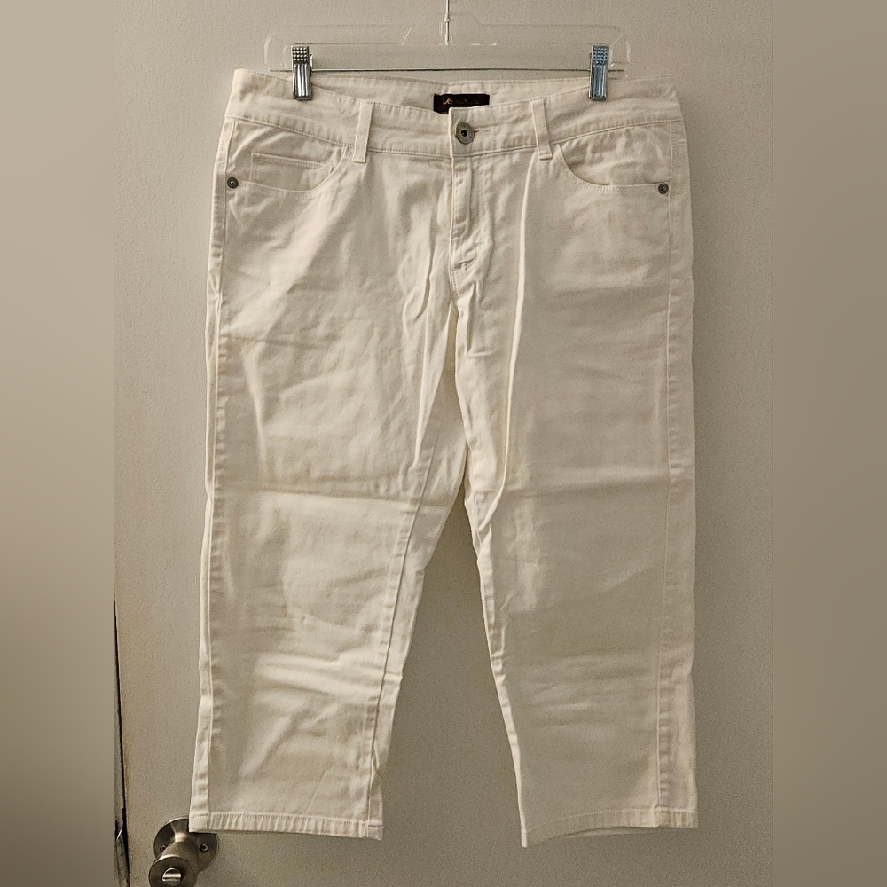 Lee Women's Cream Capris